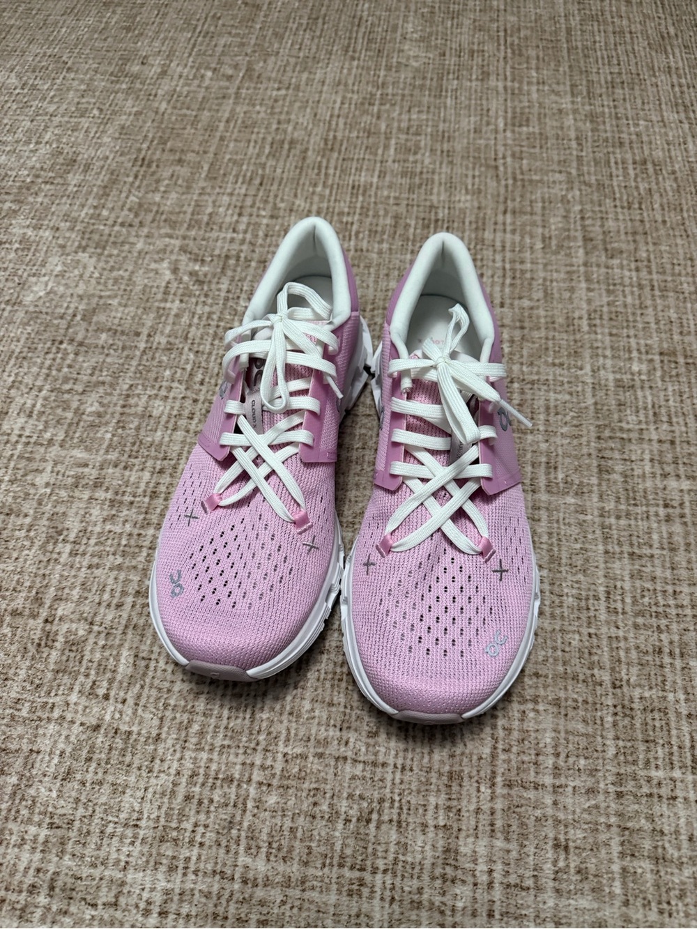 On Cloud Sneakers NWOT - Picture 3 of 4